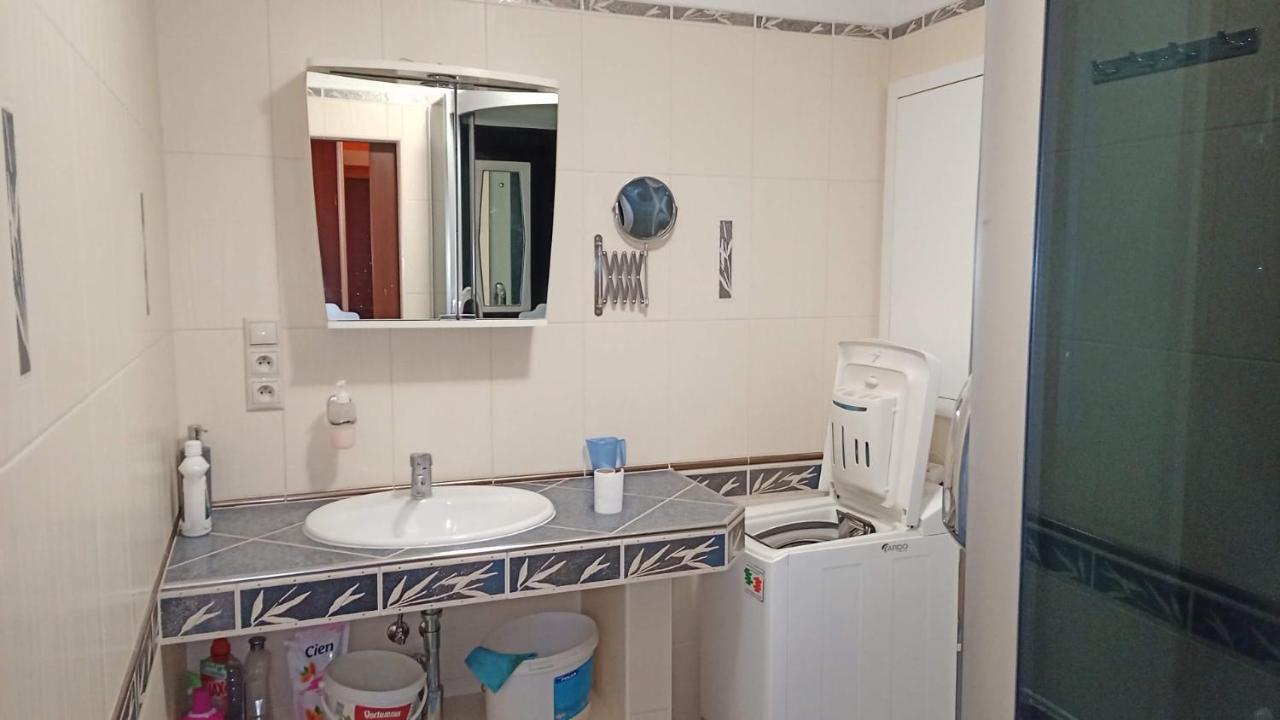 Wolf Apartman Pokojne Ubytovanie V Povazskej Bystrici Ticha Lokalita S Parkovanim Vsade Blizko Vhodne Pre Pracovne Cesty Turistiku Aj Oddych Plne Vybavena Kuchyna Považská Bystrica Esterno foto