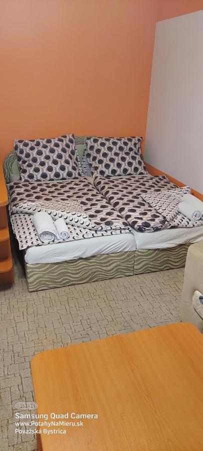 Wolf Apartman Pokojne Ubytovanie V Povazskej Bystrici Ticha Lokalita S Parkovanim Vsade Blizko Vhodne Pre Pracovne Cesty Turistiku Aj Oddych Plne Vybavena Kuchyna Považská Bystrica Esterno foto